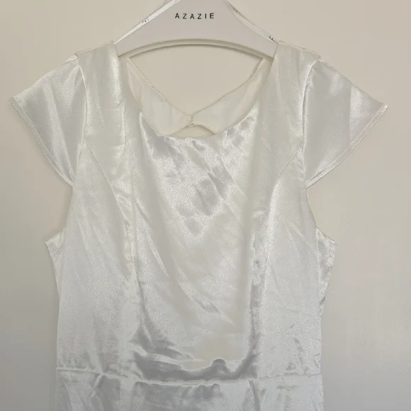 Lulu's Elegant White Wedding Dress - Picture 3 of 7